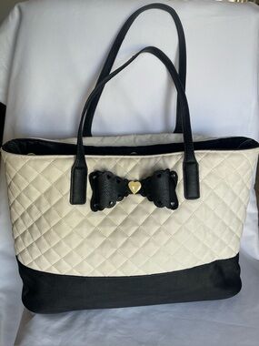 Betsey Johnson Black Scalloped Bow Tote Like New